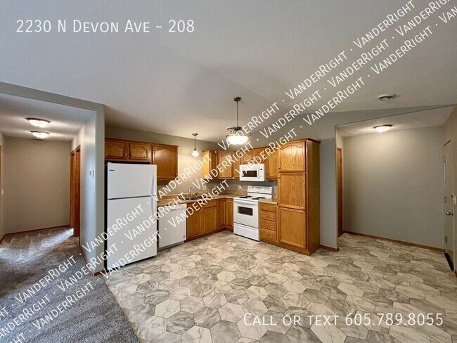 Foto del edificio - 2230 Devon Ave