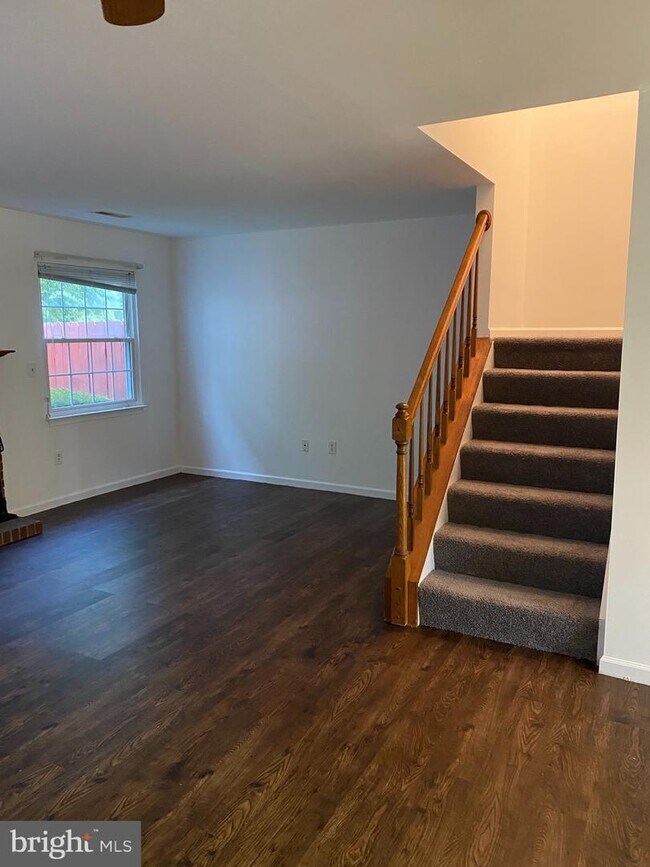 Foto del edificio - 11201 Salem Village Dr