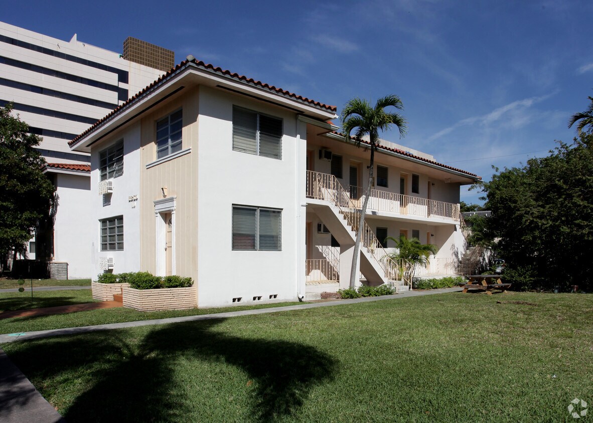 119 Santillane Ave - Reko Apartments