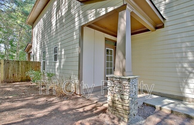 Building Photo - 111 Covington Terrace