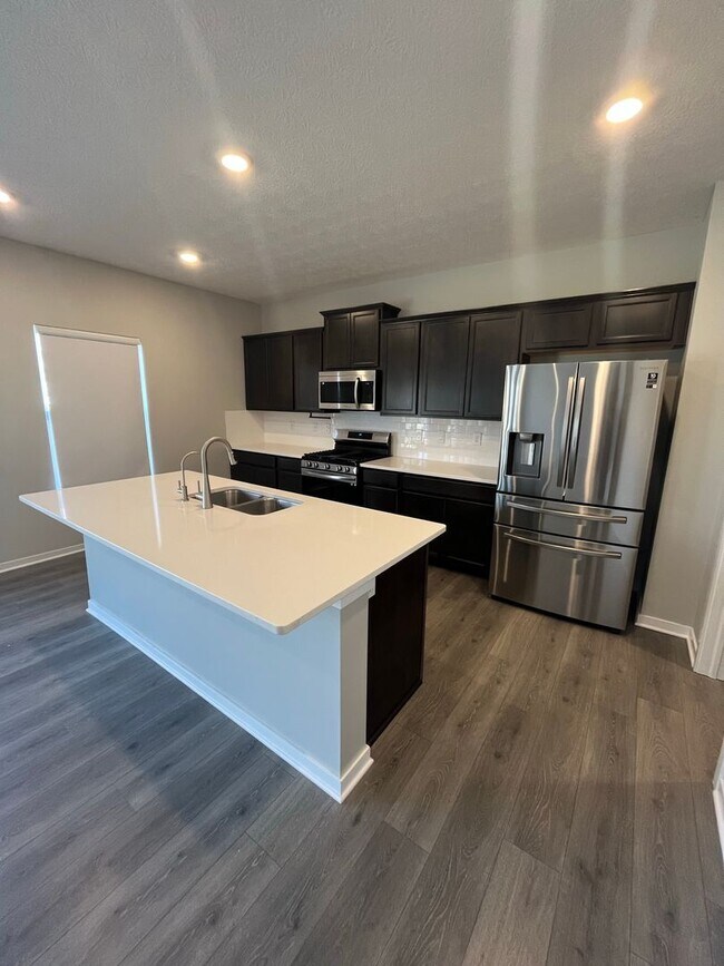 Foto del edificio - 4-Bedroom Home for Rent in Pickerington