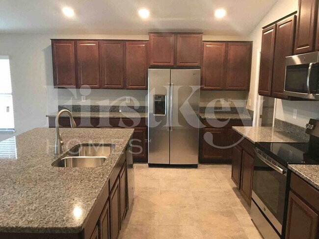 Building Photo - 9747 Sage Creek Dr