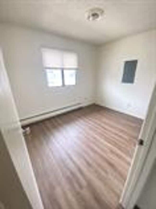Building Photo - 212 14th St