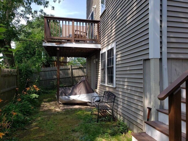Building Photo - 117 Marivista Ave