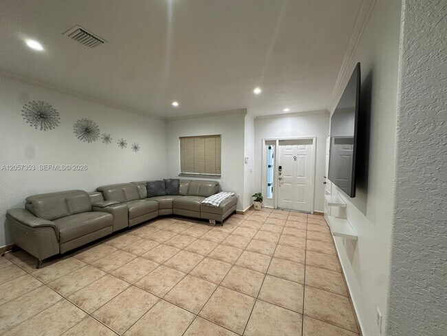 Foto del edificio - 9117 NW 169th St