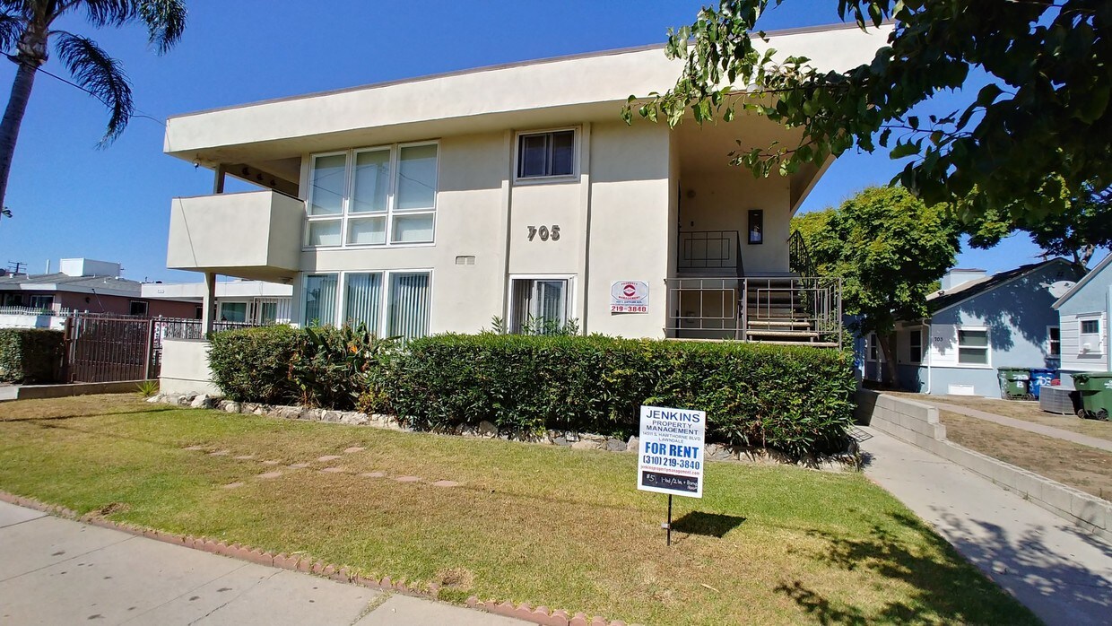 Primary Photo - 705 Walnut St