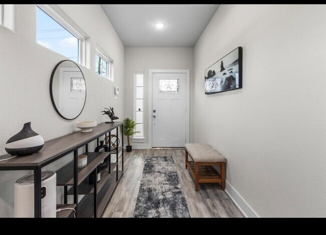 Building Photo - 4681 Bellfort Ave