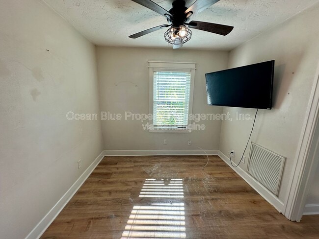 Foto del edificio - 4133 3rd Ave N