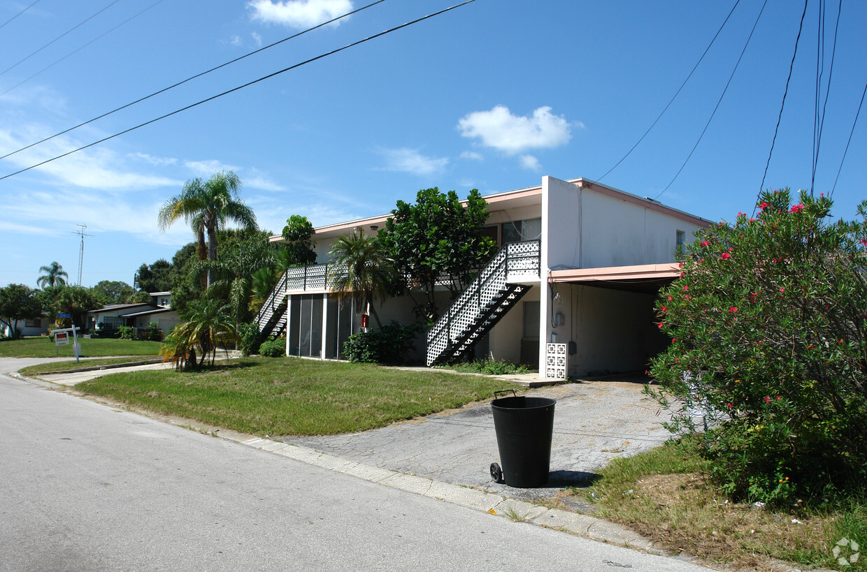 Building Photo - Franklin Street Apartments