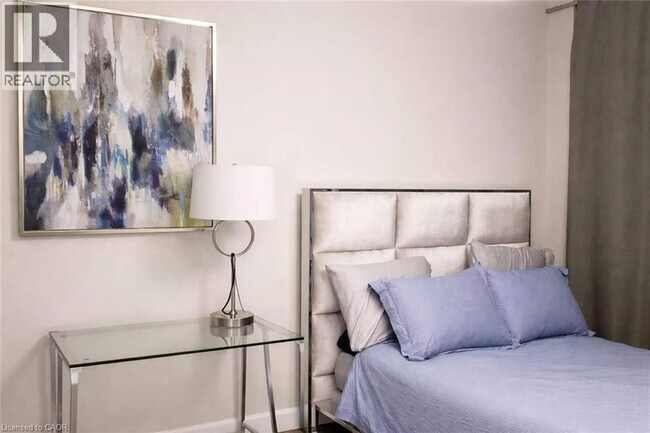 Photo du bâtiment - 150 Main St W