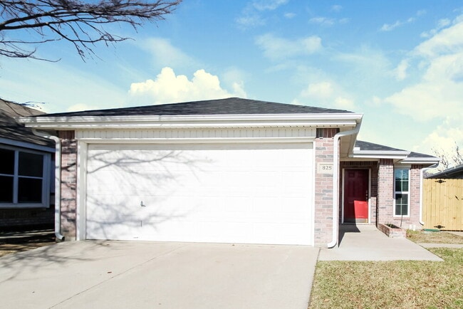 Building Photo - 825 Cruise St