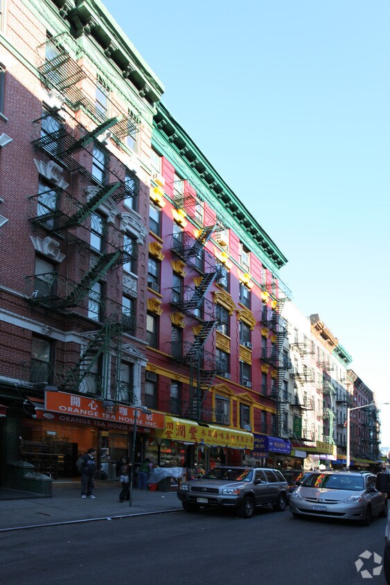 Building Photo - 123-125 Mott St