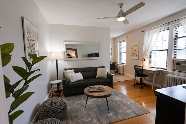 Foto del edificio - 370 Chestnut Hill Ave