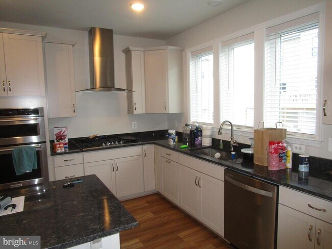 Foto del edificio - 3463 Watershed Blvd