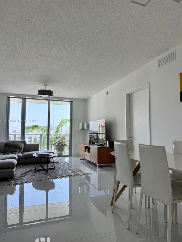 Primary Photo - 300 Sunny Isles Blvd