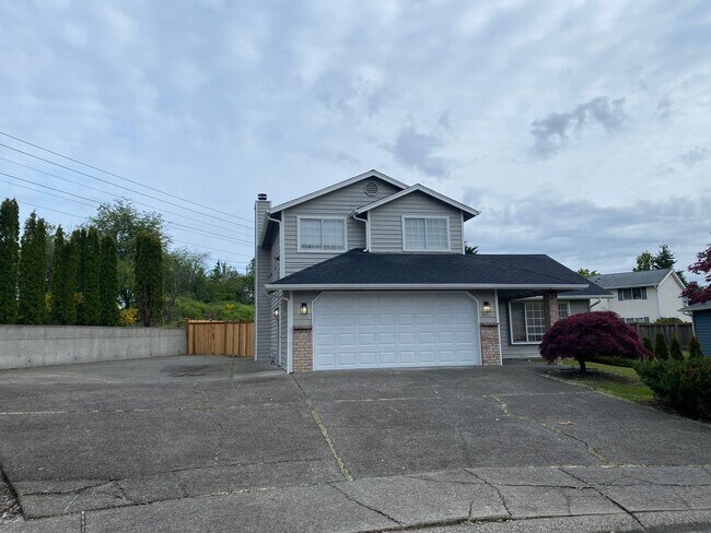 Building Photo - Charming 3-Bed, 2-Bath Home in Prime Feder...