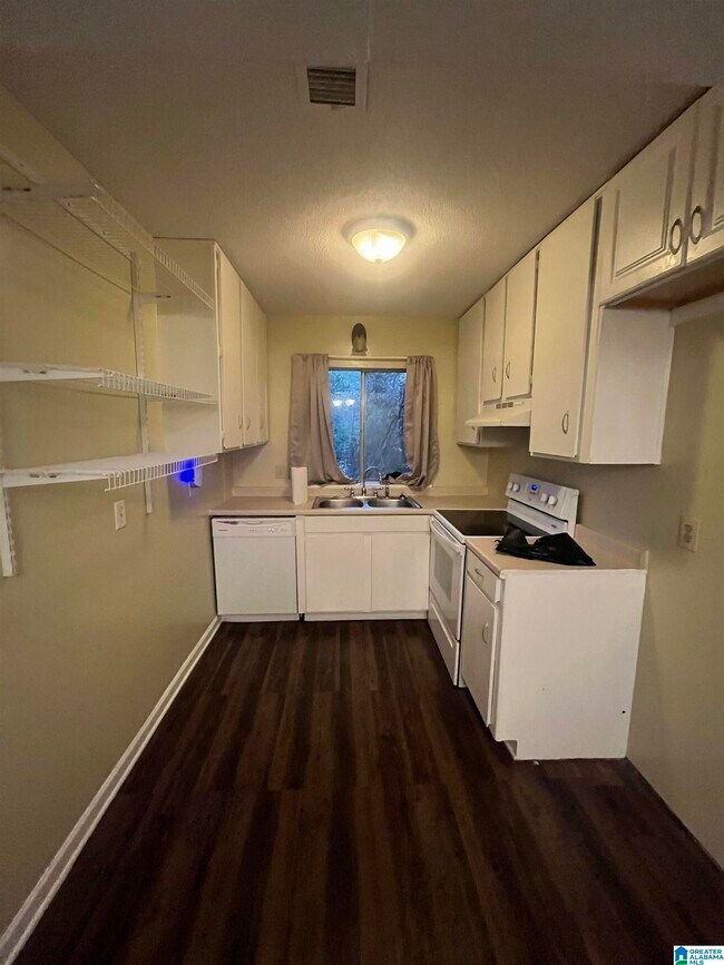 Foto del edificio - 3101 Lorna Rd