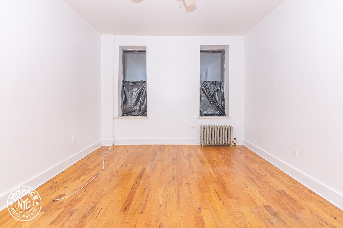 Primary Photo - 60 Clarkson Ave