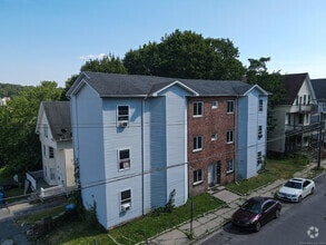 Building Photo - 132 Easton Ave