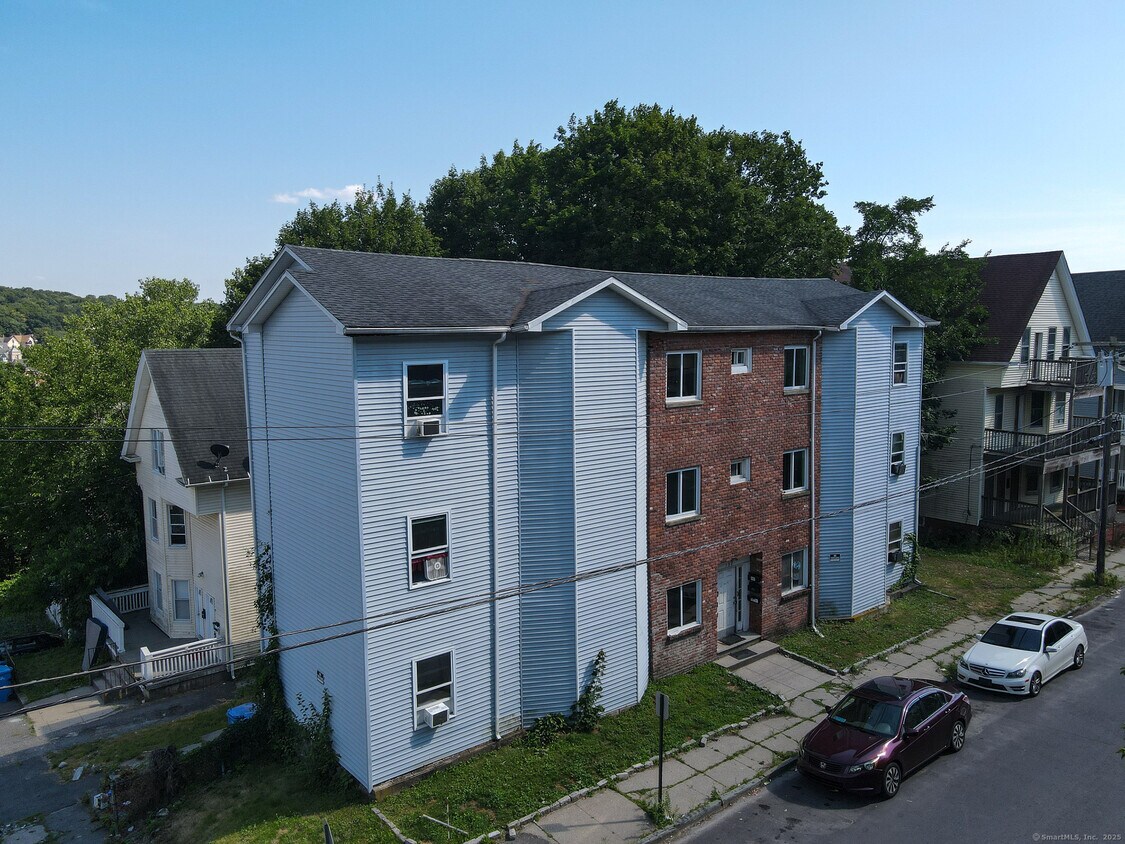 Foto principal - 132 Easton Ave