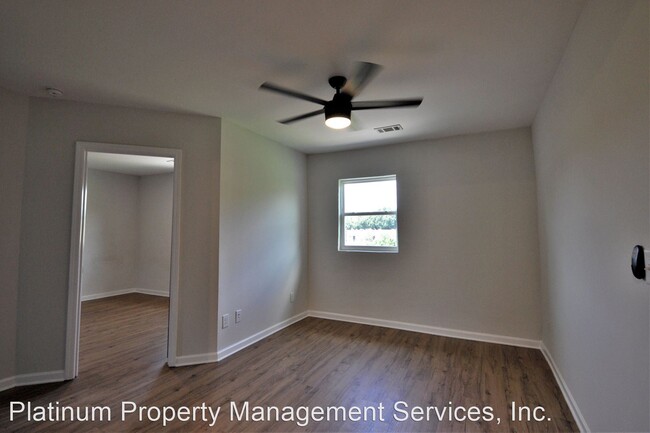Building Photo - 2 br, 1 bath House - 29 Little St Se, Unit 12