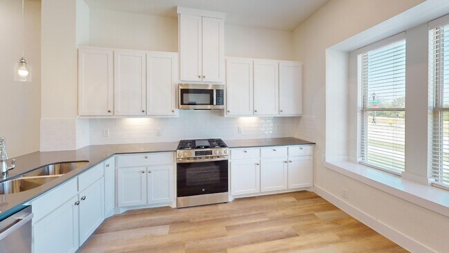 Building Photo - 333 Buck Ridge Dr