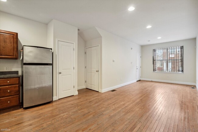 Foto del edificio - 4 br, 2 bath Duplex - 1939 N GRATZ ST Unit A