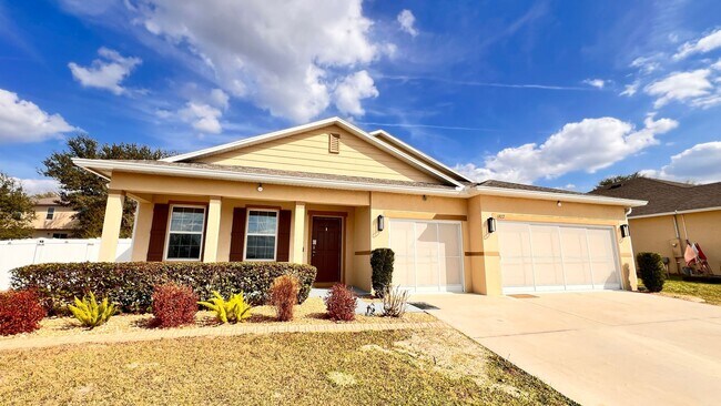 Foto del edificio - Immaculate 4 BR / 3 BA - With an OFFICE!