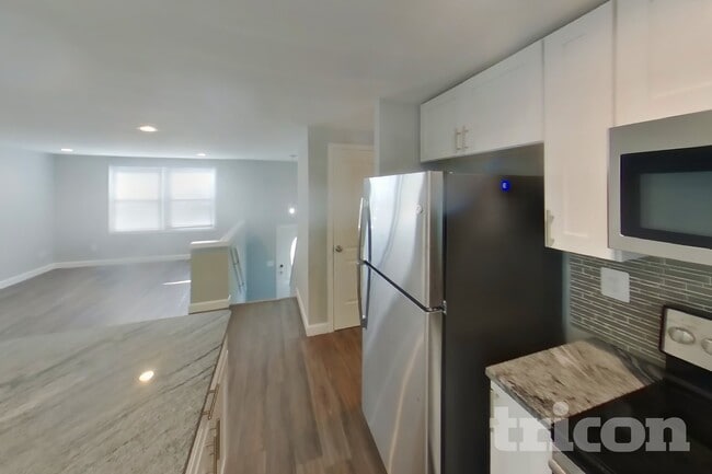 Building Photo - 808 Ruxshire Dr