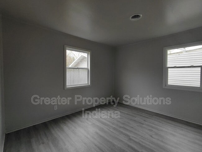 Building Photo - 533 Highland Ave