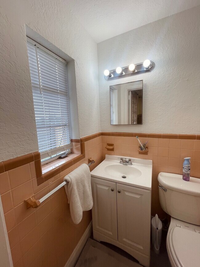 Foto del edificio - 3902 Westview Ave