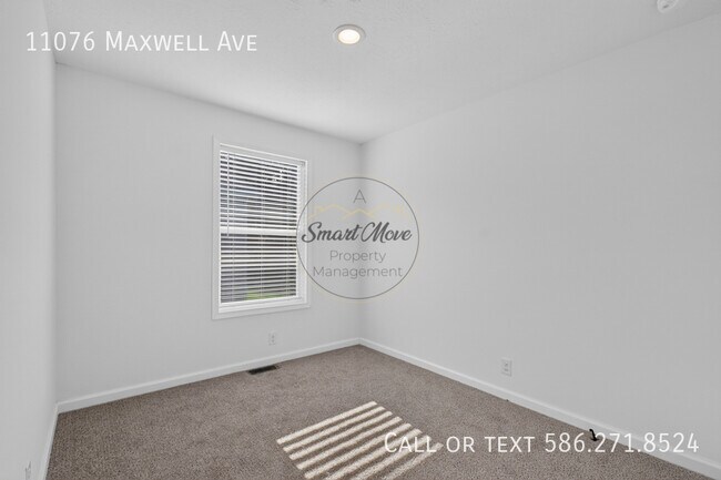 Foto del edificio - 11076 Maxwell Ave
