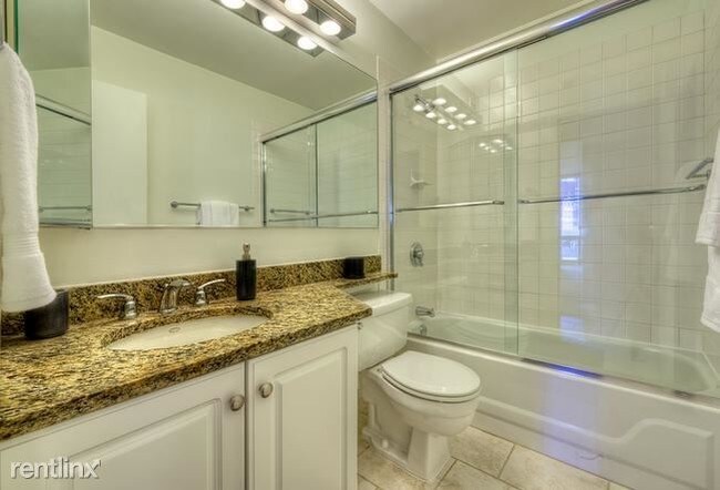 Foto del edificio - 740 N Rush St