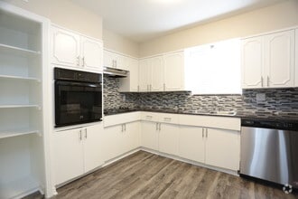 1044 sq.ft. 2 bed/1 bath (Renovated) - Tanglewood