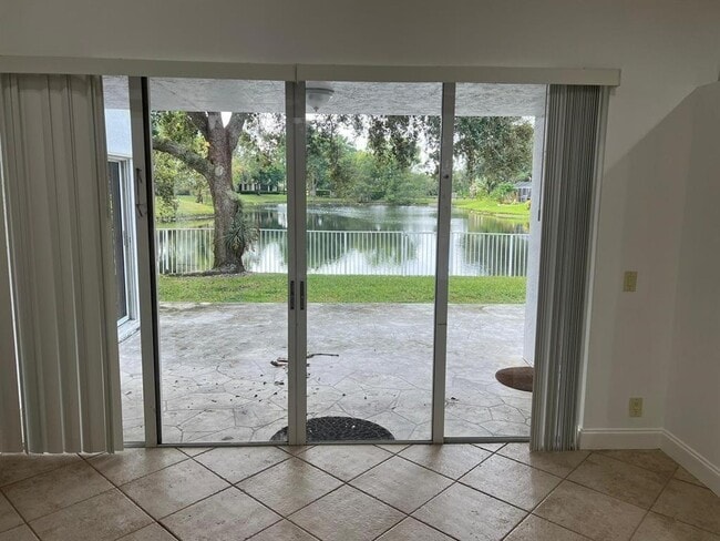 Building Photo - 1120 NW 106th Ave