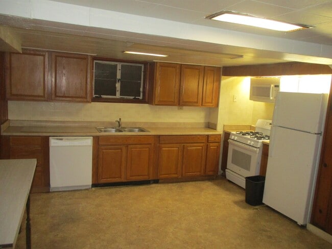 Building Photo - 1036 Wilmington Ave