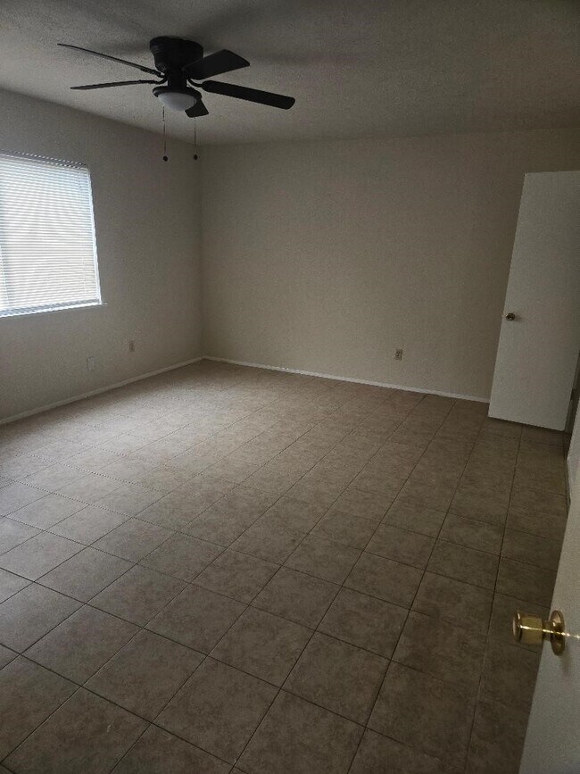 Foto del edificio - 15803 Munson Ln