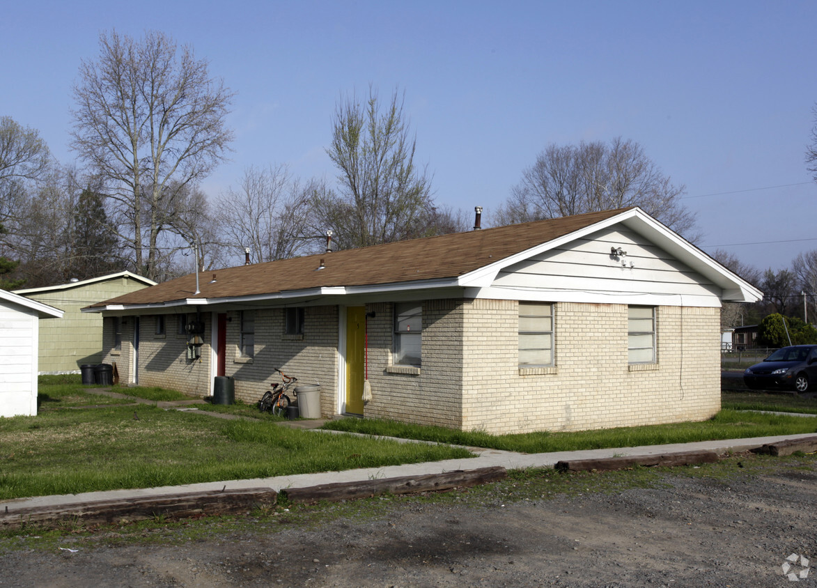 Building Photo - 1600 S Bailey St
