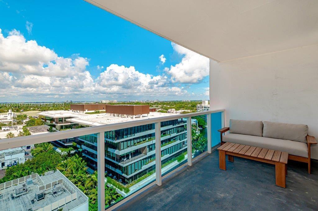 Foto principal - 2301 Collins Ave