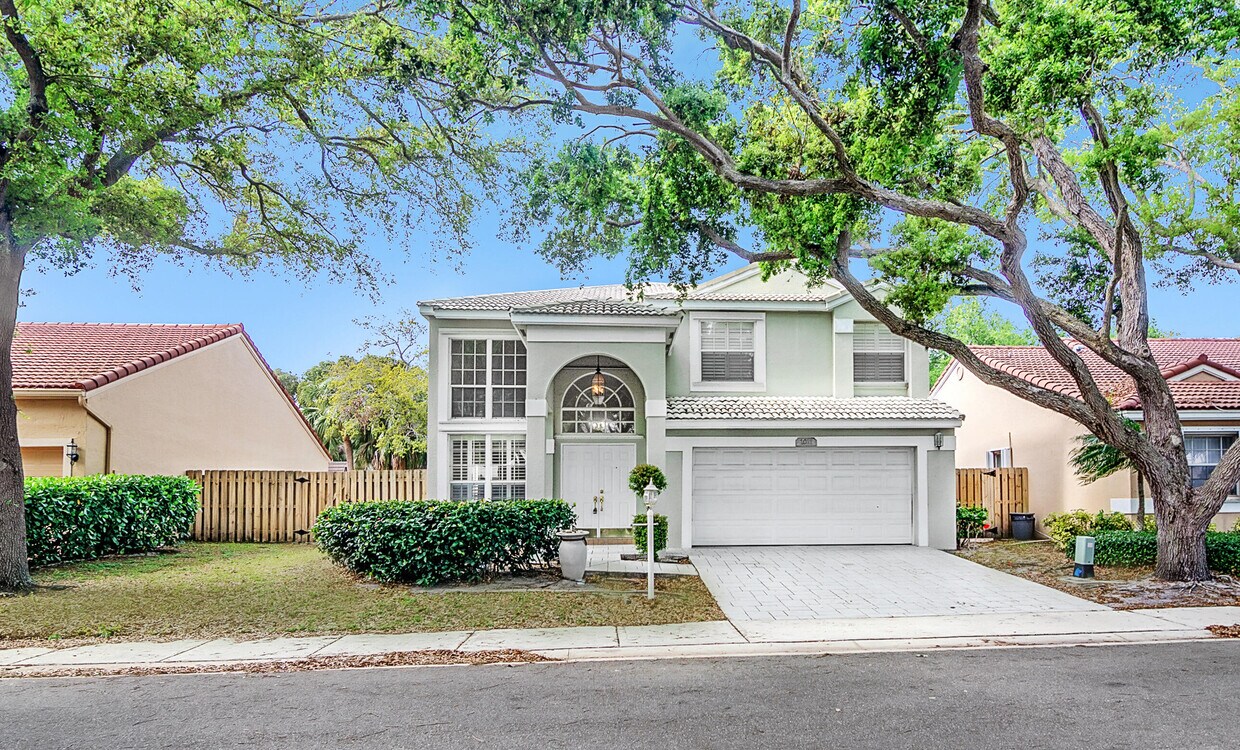 Primary Photo - 1011 Siena Oaks Cir E