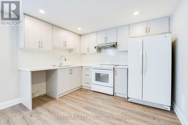 Building Photo - 6 Fintona Ave