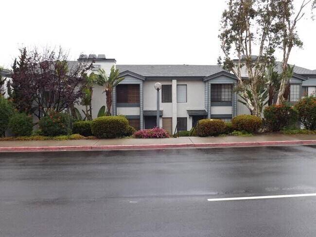 Building Photo - 8868 Regents Rd