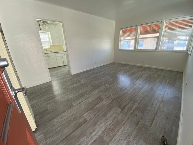 Sala de estar - 152 Ximeno Ave