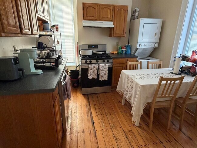 Foto del edificio - 227 Roxbury St