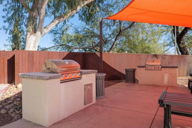 Building Photo - Zona Village