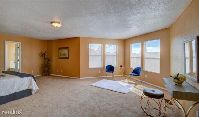 Building Photo - 4 br, 3 bath House - 12428 Himalayan Way NE,