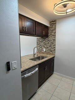 Foto del edificio - 14419 Hanging Moss Cir