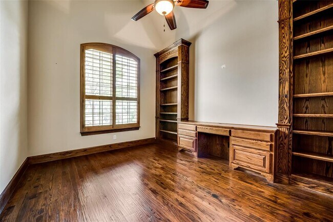 Building Photo - 1401 Goldenrod Cir