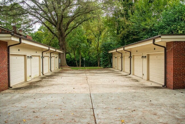 Building Photo - 2814 Oberry St