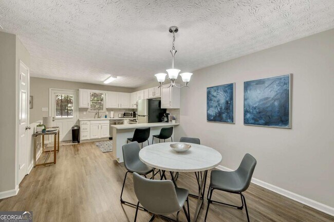 Building Photo - 4375 Coopers Creek Dr SE